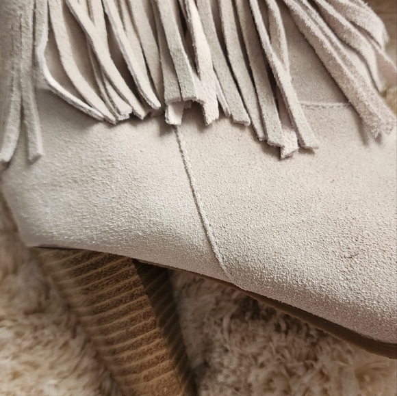 Fringe boots - Picture 2 of 6